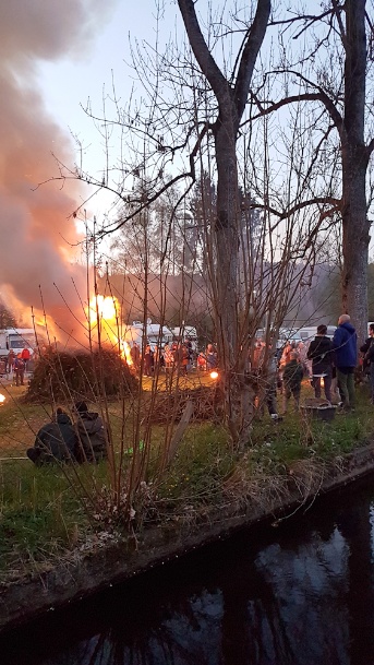 Eulenburg Osterfeuer - Stimmungsvolle Momente