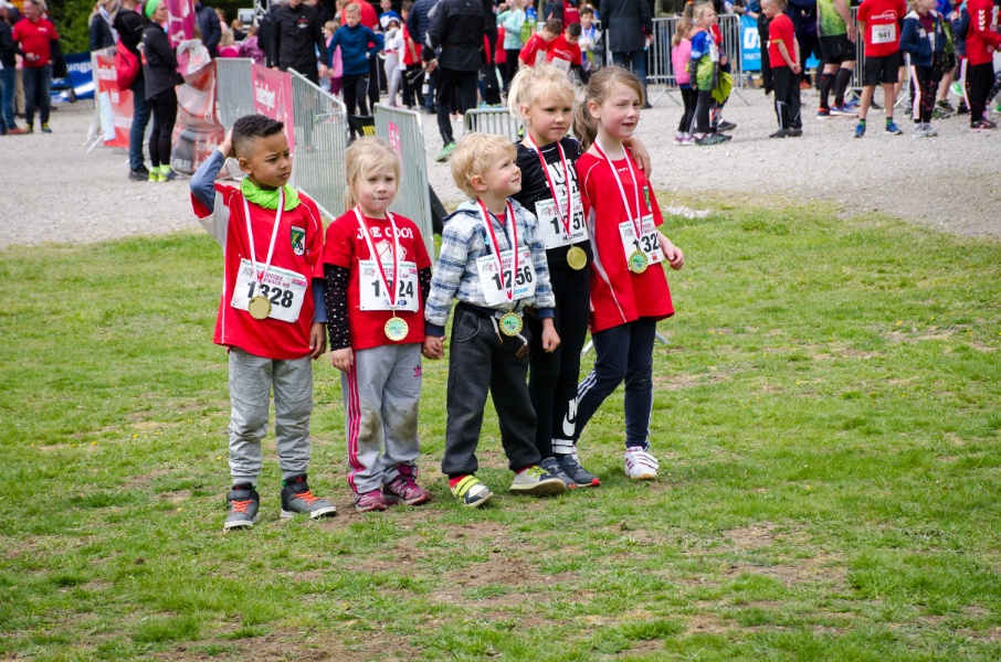 Eulenburg Gelände Osteroder Stadtwaldlauf Fotos - Kleine Medaillenträger