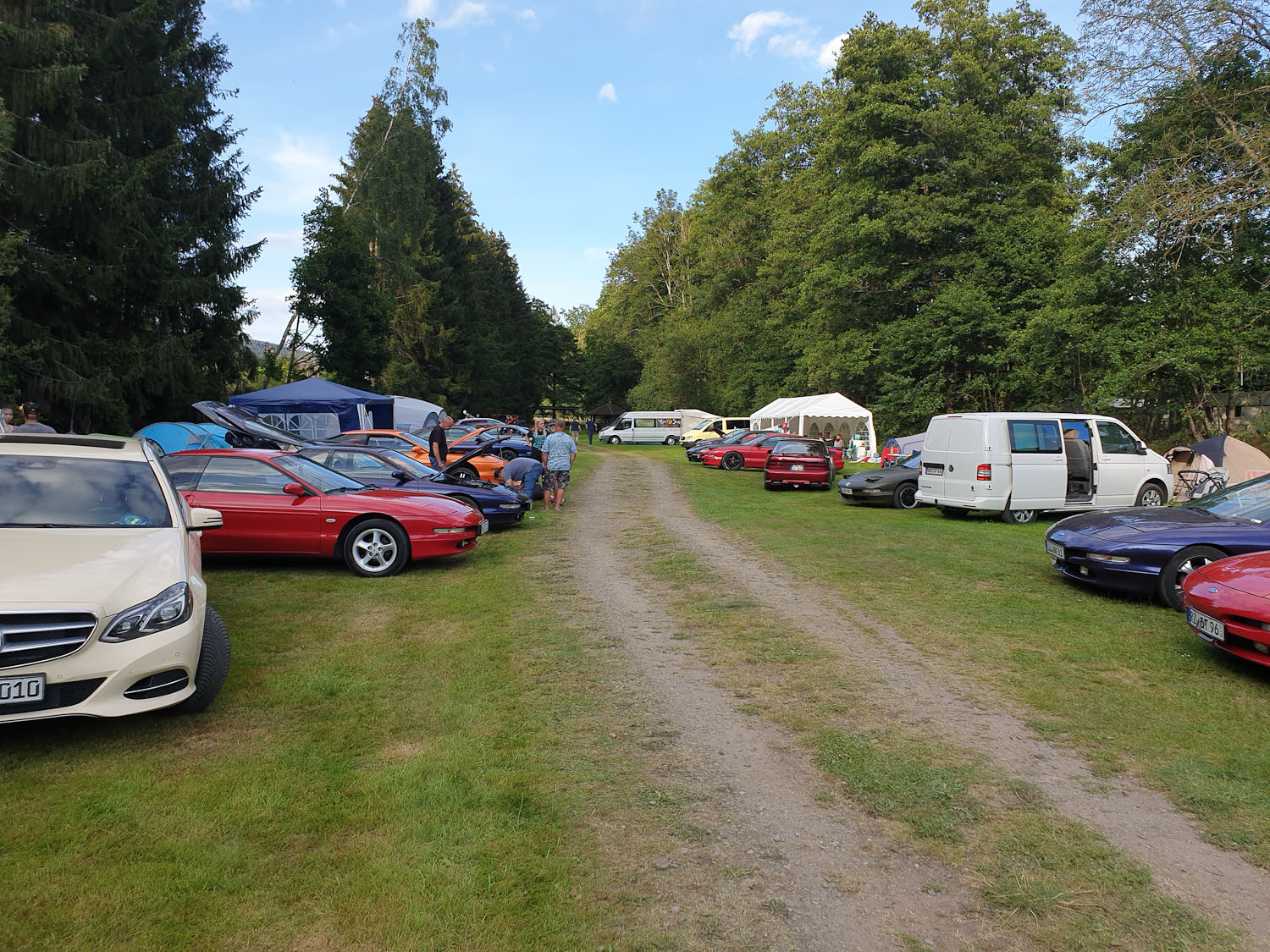 Ford Probe Fans auf der Campingwiese