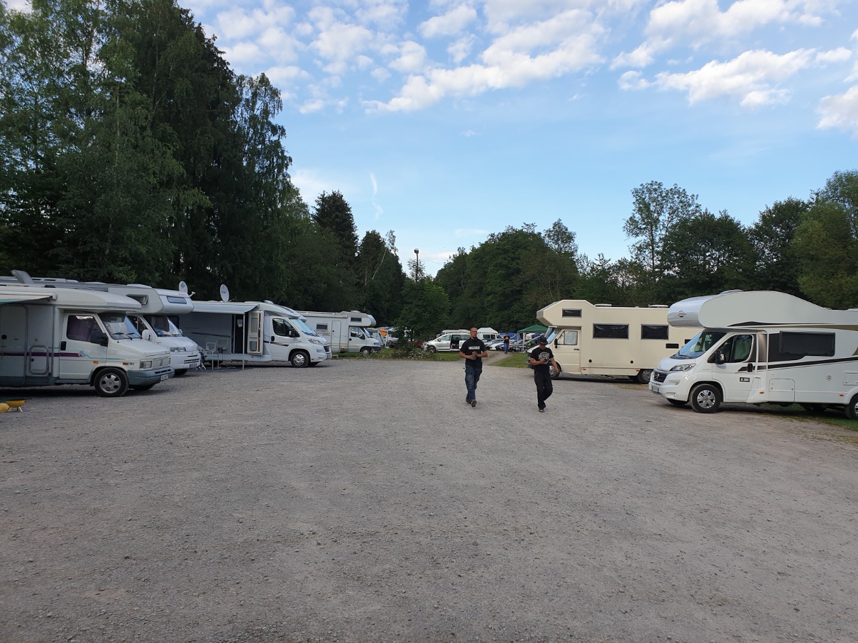 Eulenburg Wohnmobilstellplatz am Eingang des Campingplatzes 