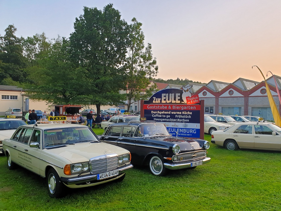 Taxi-Treffen auf der Eulenburg am Vorabend von OTTO, 21. Oldtimer-Treffen Osterode