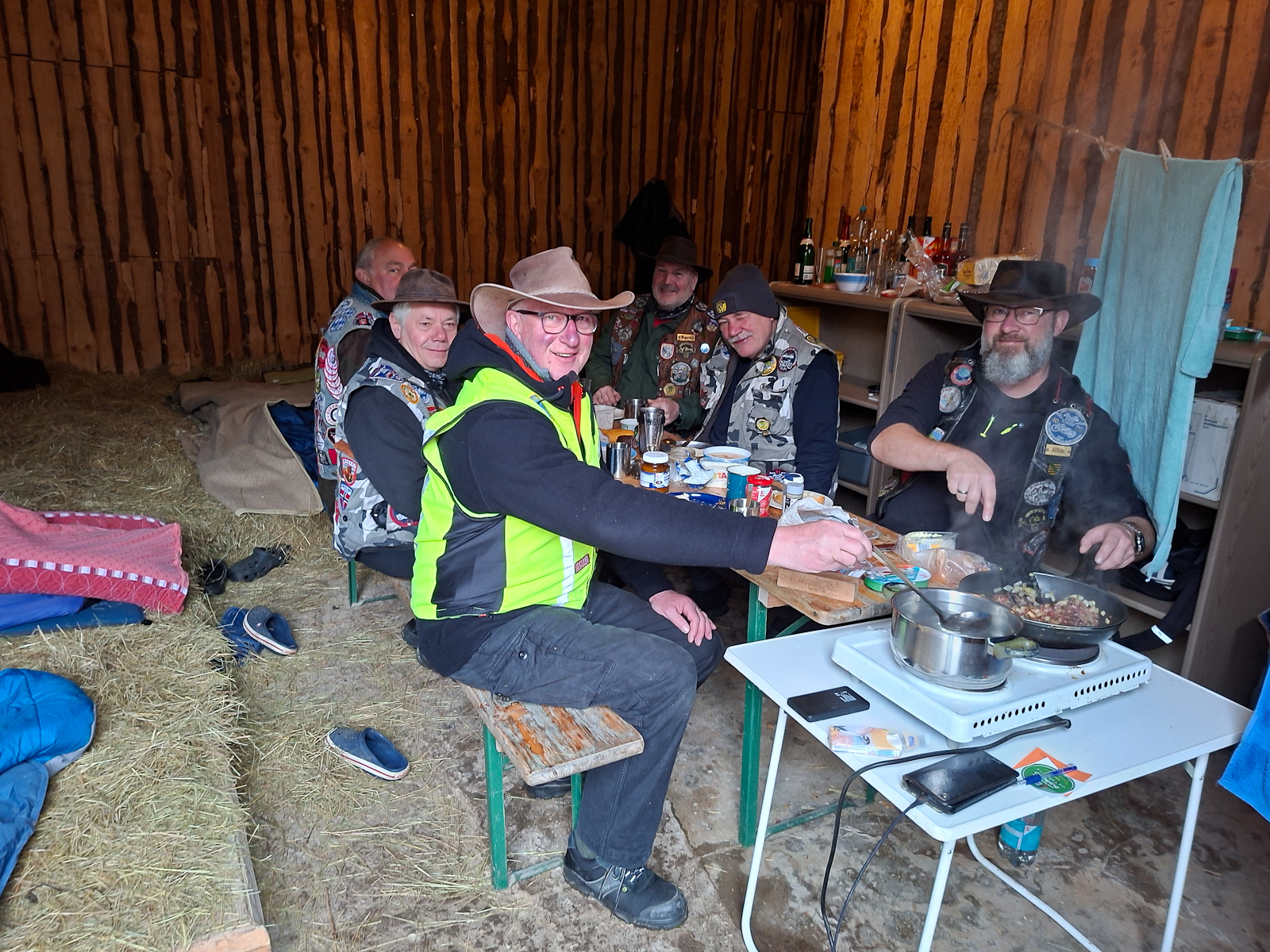 Frühstück im Heuhotel Frühstück im Heuhotel