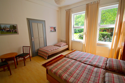 Dreibettzimmer im Camping-Hotel Eulenburg