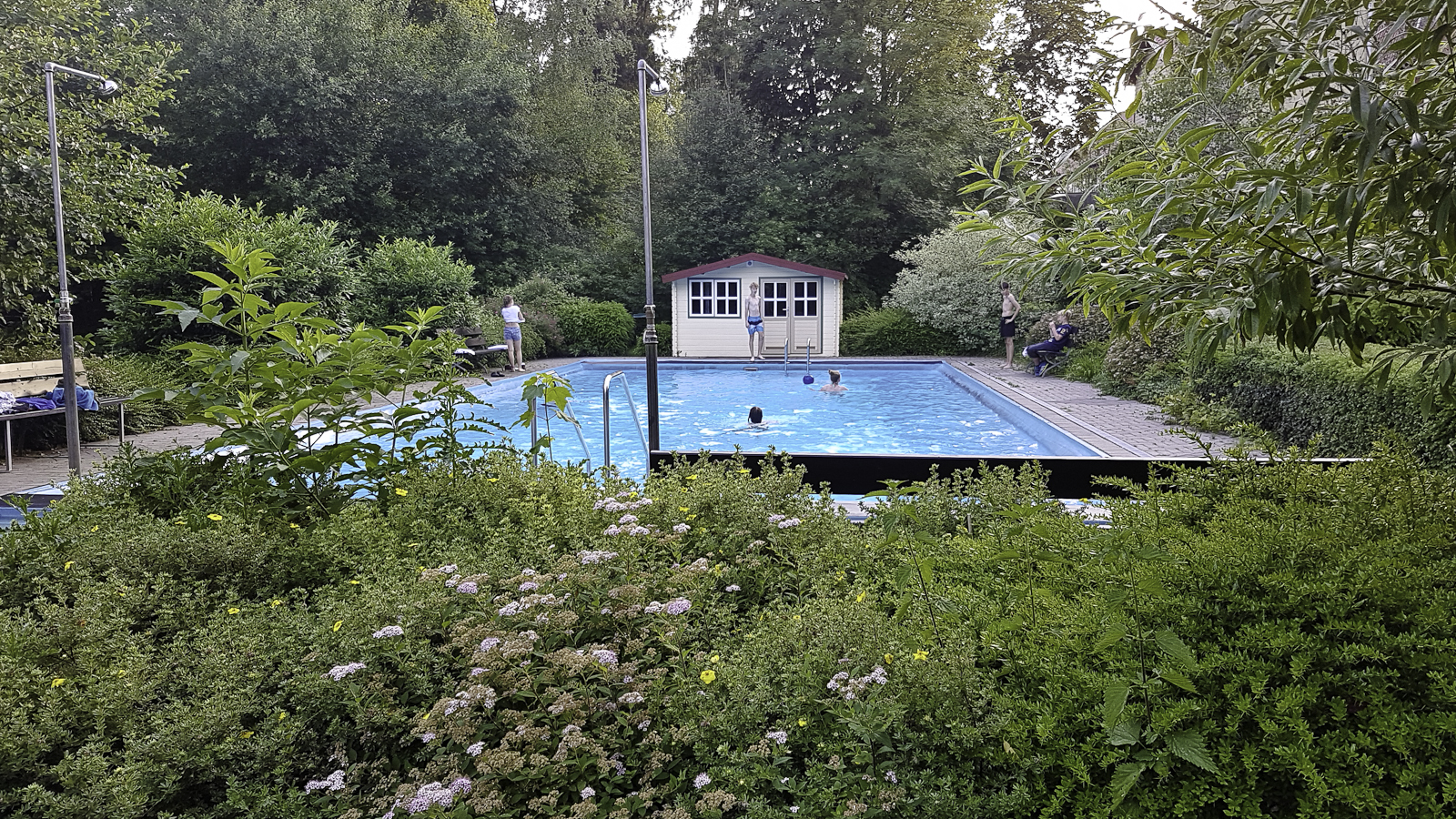 20170623 Schwimmbad am Abend 1