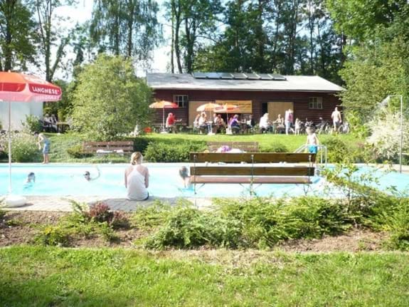 Eulenburg Freibad mit HeuHotel