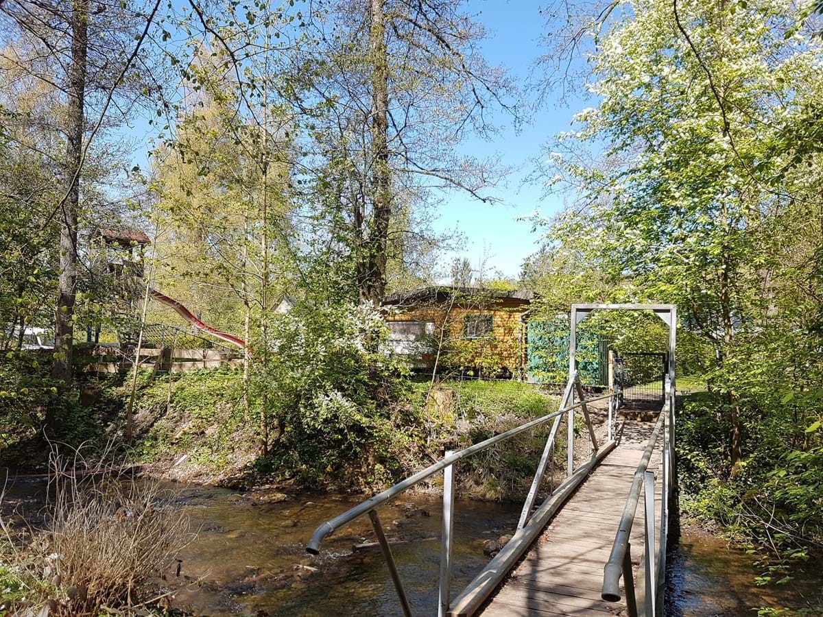 hinter dem Spielplatz verläuft die Söse