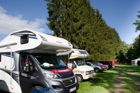 Polski Caravaning auf der Campingwiese